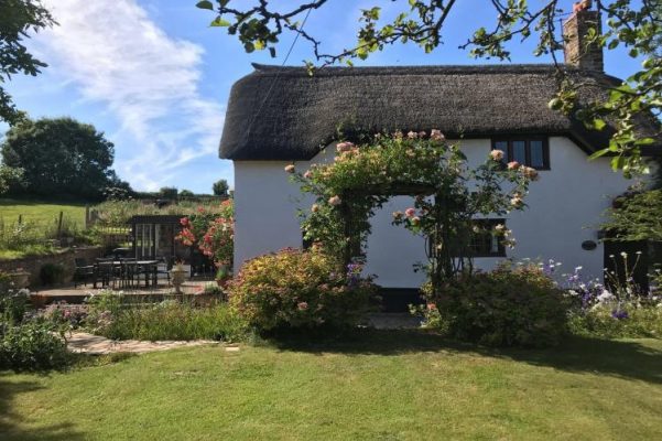 2 bedroom dog friendly cottage