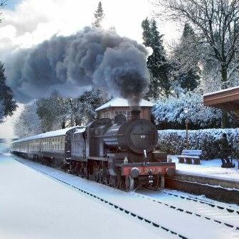 A Festive Sight! Christmas Stream Train approaching