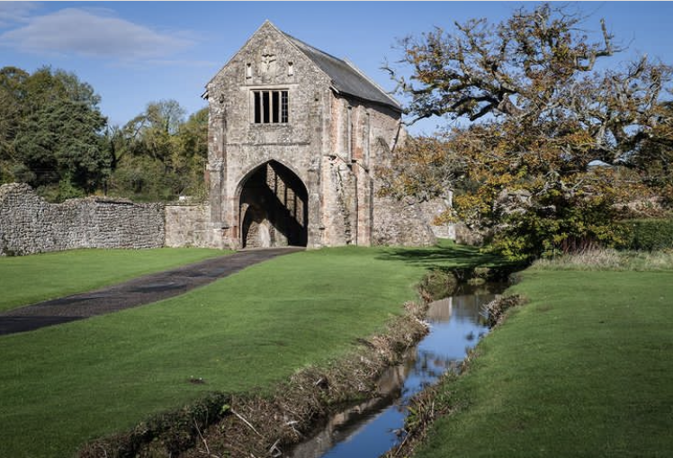 Cleeve Abbey Gatehouse & Moat